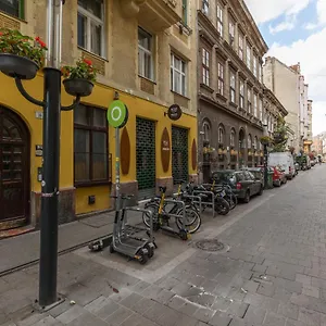kazinczy-10-budapest.inbudapesthotels.com/
